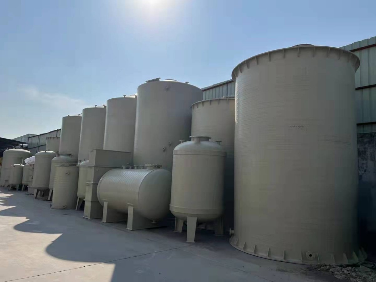 定制PPH储罐.jpg